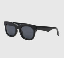 Noah Sun Readers - Black